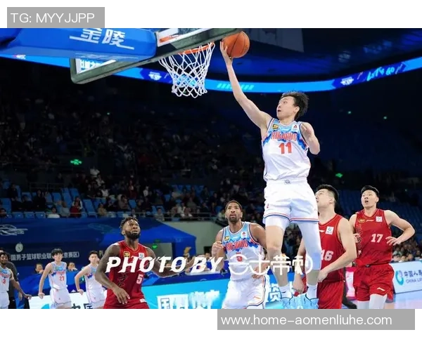 新疆男篮与天津男篮激战正酣谁能在这场对决中笑到最后 新疆男篮与天津男篮激战正酣谁能在这场对决中笑到最后